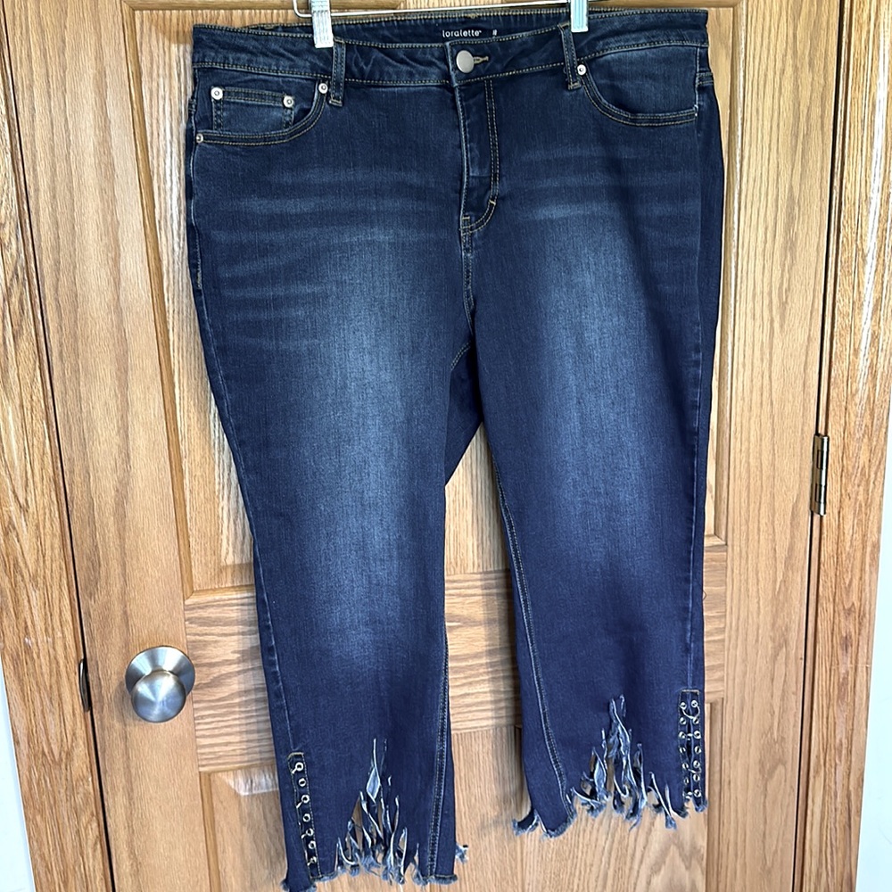 Avenue Loralette crop jeans -frayed edge/metal accents&dark wash with whispering